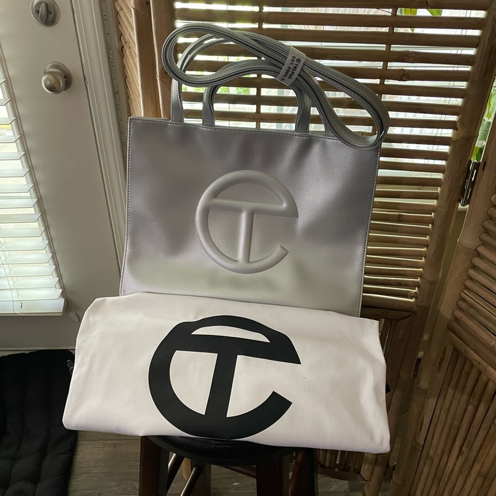 MEDIUM SHOPPING BAG - SILVER